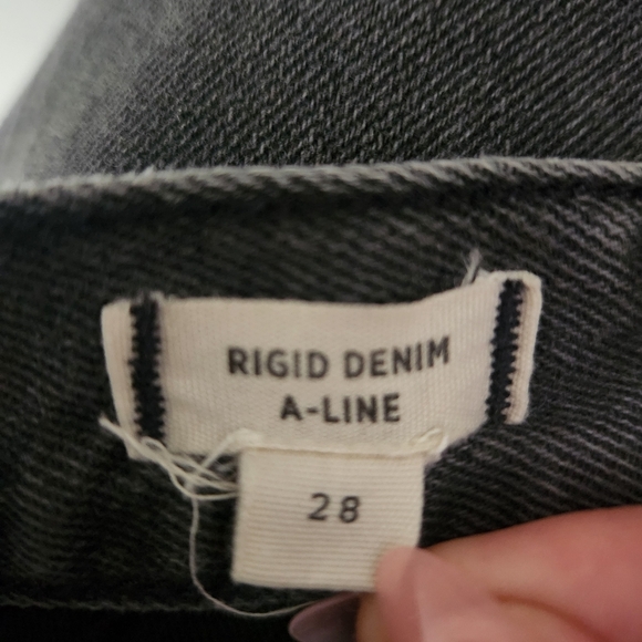 Madewell | Rigid Denim A-Line Mini Skirt in Lunar Wash Cutout Edition - Size 28 - Picture 9 of 10